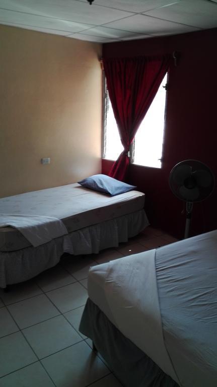 Hostal Don Frank San Carlos Luaran gambar