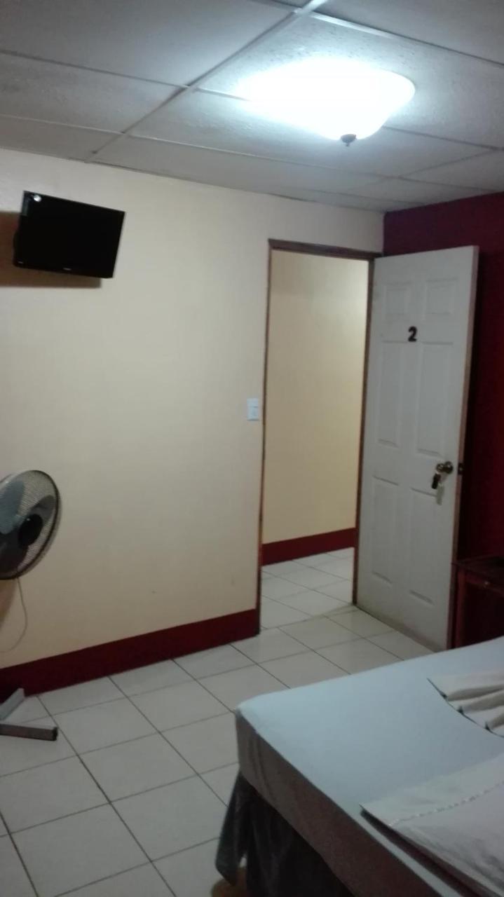 Hostal Don Frank San Carlos Luaran gambar