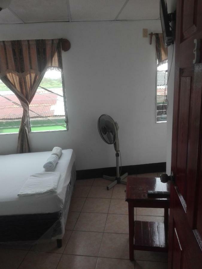 Hostal Don Frank San Carlos Luaran gambar