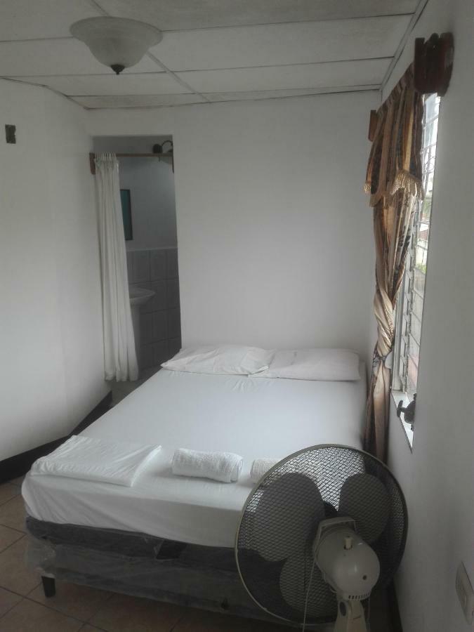 Hostal Don Frank San Carlos Luaran gambar